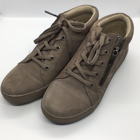 Naturalizer Sneakers - Picture 2 of 8